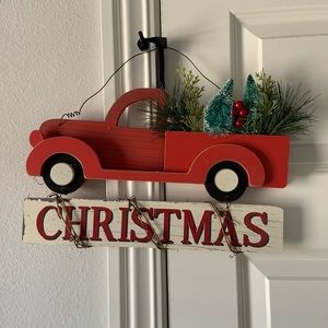 AT HOME Wood Christmas Pickup Truck Wall Decor